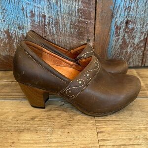 Dansko Rikki Women’s Brown Leather Heeled Clog Size 38